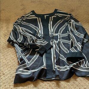 Commense Black and White Patterned Blouse